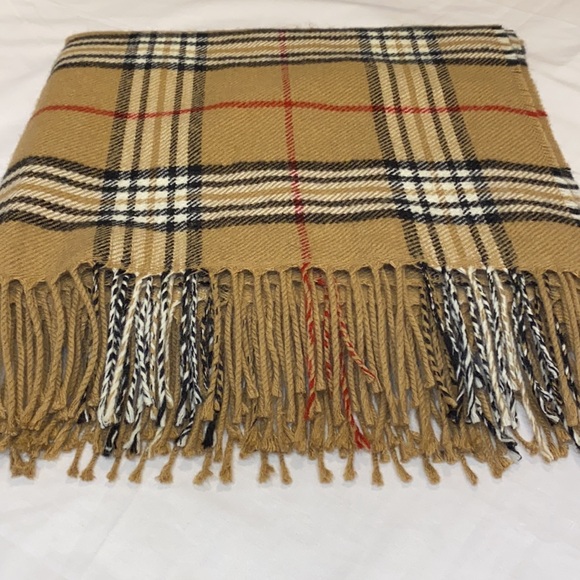 V. FRAAS Plaid Ruana women’s tan red and black open wrap/shawl - Picture 2 of 14